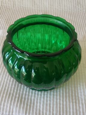 Mid-Century Emerald Green Glass Ribbed  Bowl/Vase/Planter